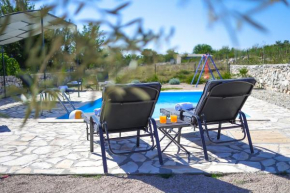 Villa Niko 200 metars from sand beach PET FRIENDLY